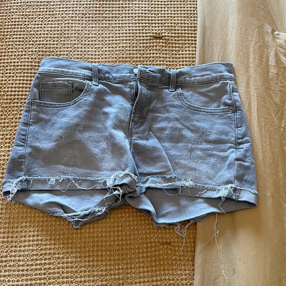 Gray old navy shorts